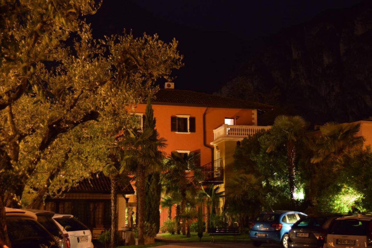 Residence Segattini Riva del Garda Exterior photo