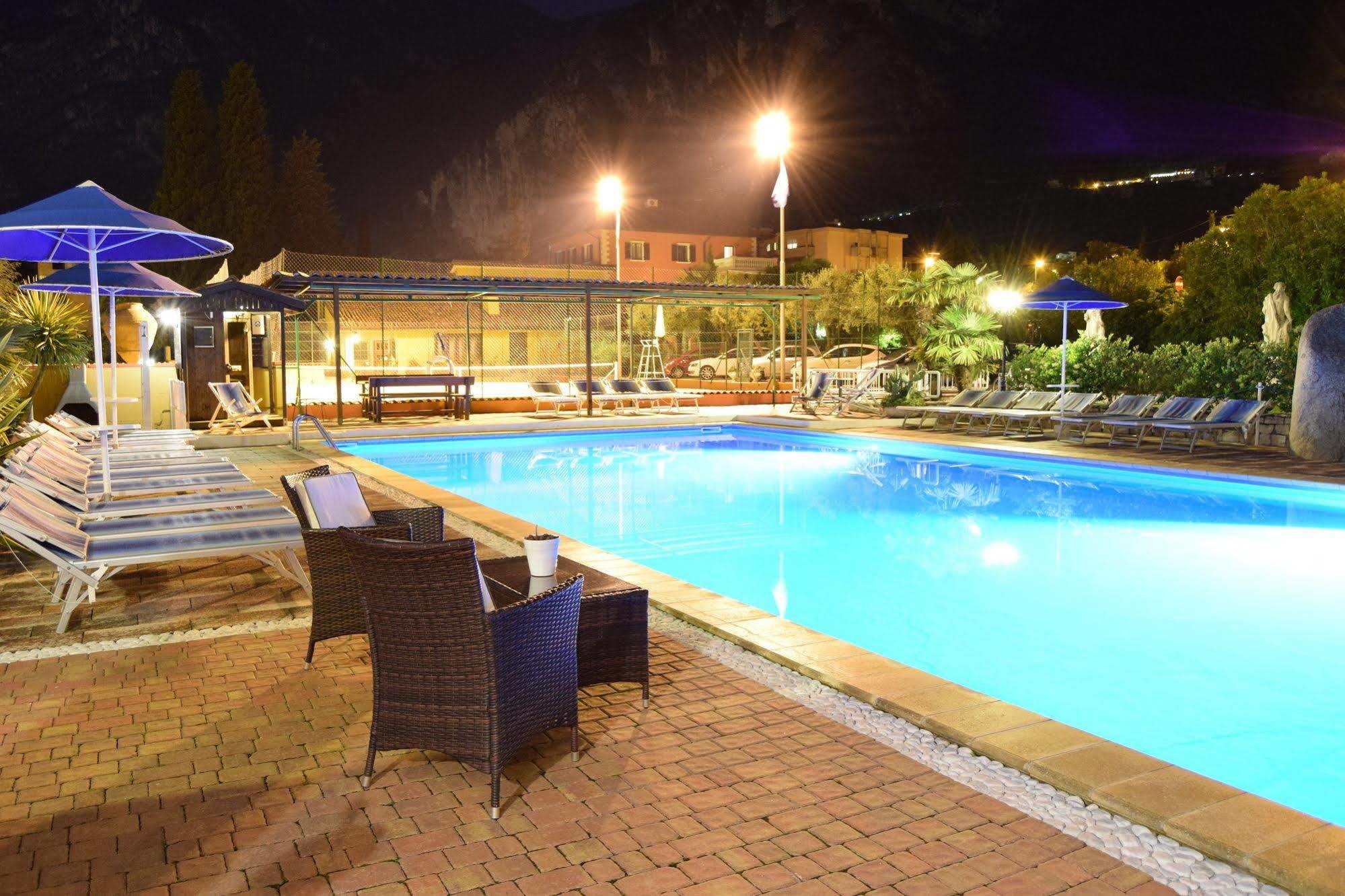 Residence Segattini Riva del Garda Exterior photo